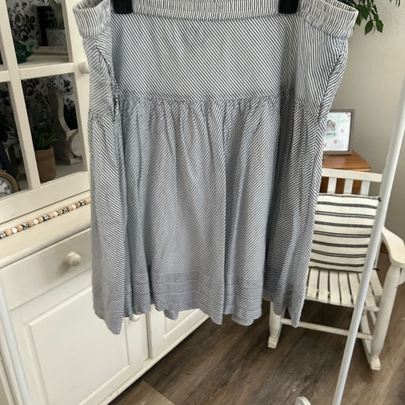 Gap XL Cotton Striped Skirts blue and white stretch pull on - Picture 3 of 8